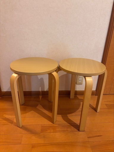 木製スツール2脚 (k) 吉原の椅子《スツール》の中古あげます・譲ります