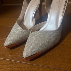 キラキラヒールパンプス👠の画像