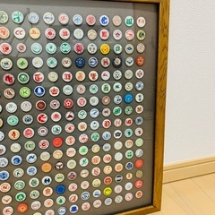 ゴルフ マーカー ピンズ 昭和レトロ 当時物 352個　額縁の画像