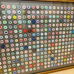 ゴルフ マーカー ピンズ 昭和レトロ 当時物 352個　額縁の画像