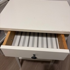 サイドテーブルの画像
