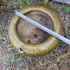 オリーブグリーン 火鉢 直径30cm 水鉢　深緑　陶器製　丸型　足付きの画像