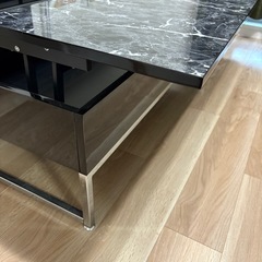 収納付きテーブルの画像