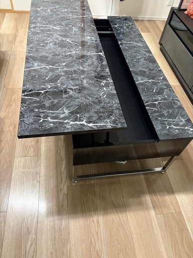 収納付きテーブル