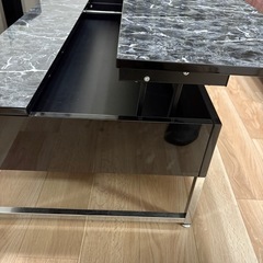 収納付きテーブルの画像