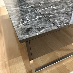 収納付きテーブルの画像