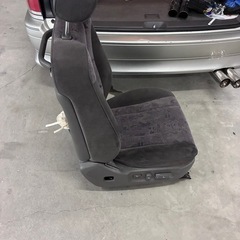 17クラウン アスリートV 運転席シートの画像