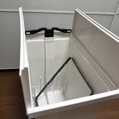 蓋付きゴミ箱(LIFELEX　棚下で使えるペール　４０Ｌ　ホワイト　抗菌仕様)の画像