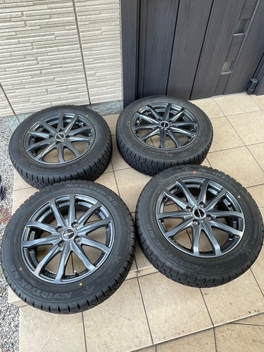 スタッドレスタイヤ　ホイールナット付き　15インチ　2022年製