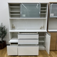松田家具 レンジボード スライド扉 ホワイト モイスト加工 キッチン家具 のご紹介です！の画像