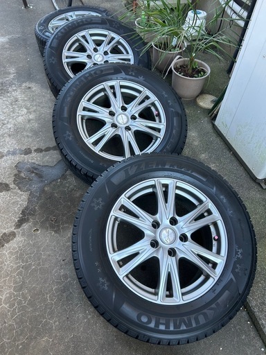 アルミホイールとスタッドレスタイヤ