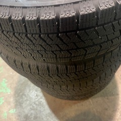 BRIDGESTONEスタッドレスタイヤ
ホイール付きの画像