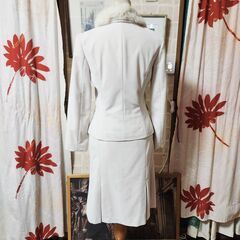 ANY SIS(エニィスィス) ゆらふわ、リアルファーの襟元が綺麗可愛い冬スーツ。いかがでしょうか？の画像