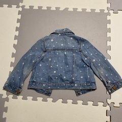 子供用GAPデニムジャケットの画像