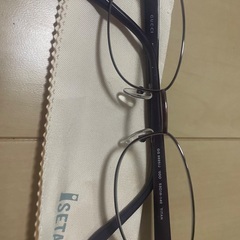 GUCCI メガネとメガネケースの画像