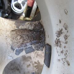 アルミホイール付きスタットレスタイヤの画像