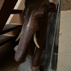 象の置物の画像