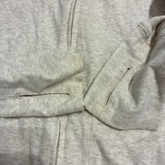 UNIQLO ユニクロ　フードつき　パーカー　レディース　Lサイズの画像