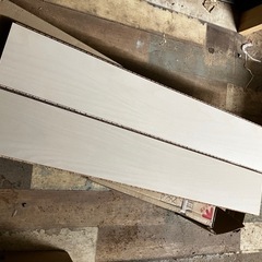 複合フローリング　ネクシオ　ノダ　アッシュ柄　ホワイト色　24枚新品1箱無料でお譲りしますの画像