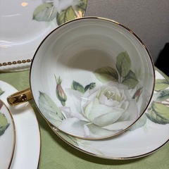 🌹ティーカップ＆ソーサー＆プレート　2セット🌹の画像