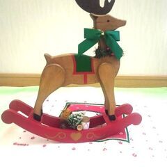 アメリカ製のトナカイのクリスマス飾り・木製サンタのパズルの飾り2つ・タオルの画像