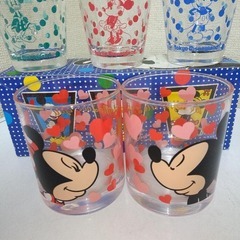 年末サービスまとめ品！！未使用 ディズニーグッズ３点　ウォシュタオル　保存ストッカー2個　グラス５個　　計８個の画像