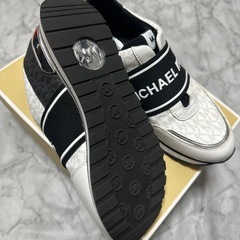 美品✨MICHEAL KORS スニーカーの画像
