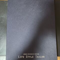 新品未使用、箱付。URBAN RESEARCH DOORS(アーバン リサーチ ドアーズ) シルク100％、極上最高級ストール【ブルー＆ブルーグレー】。いかがでしょうか？の画像