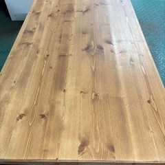 木製ナチュラルウッドテーブルの画像