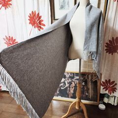 ∥THE NATIONAL TRUST(ナショナルトラスト) カシミヤ100％、超大判ストール。いかがでしょうか？の画像