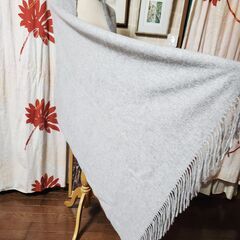 ∥THE NATIONAL TRUST(ナショナルトラスト) カシミヤ100％、超大判ストール。いかがでしょうか？の画像