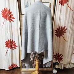 ∥THE NATIONAL TRUST(ナショナルトラスト) カシミヤ100％、超大判ストール。いかがでしょうか？の画像