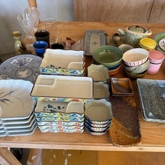 皿、器、コップの画像