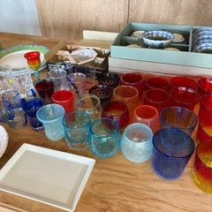 皿、器、コップの画像