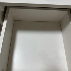 ドレッサーロー
テーブルの画像