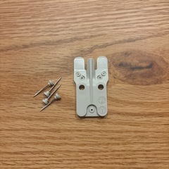 【引き取り限定】無印良品　壁に付けられる家具３連ハンガーの画像