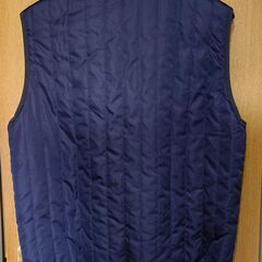 【PGA TOUR】ゴルフ用ベスト＜紺＞　ＬＬサイズ　　数回の未着用のみ（洋服の青山で購入）の画像