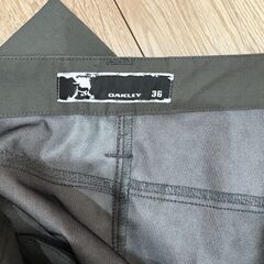 OAKLEYメンズパンツ　ほぼ新品の画像