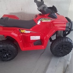 おもちゃ車の画像