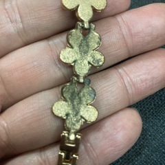 jw QUARTZ  花をモチーフにした腕時計　電池切れしてます。の画像