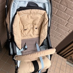 combiベビーカーの画像