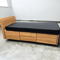 ニトリ　シングルベッド　引出し4個付きの画像