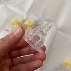 ピジョン哺乳瓶(200ml)4本セットの画像