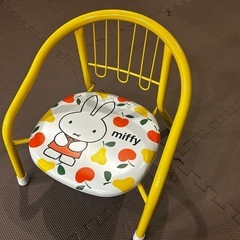 ミッフィ子供いすの画像