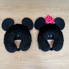 【超美品】フード付きミッキーミニーネックピローの画像