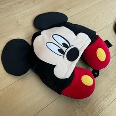 【超美品】フード付きミッキーミニーネックピローの画像