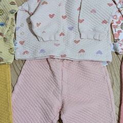 ユニクロキルト生地パジャマ3セット100cm②の画像
