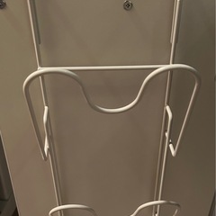 引っ掛け鍋蓋収納の画像