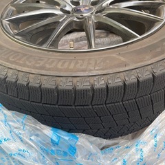 スタッドレスタイヤ　ホイール付の画像