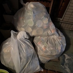 アルミの空き缶　　４袋の画像